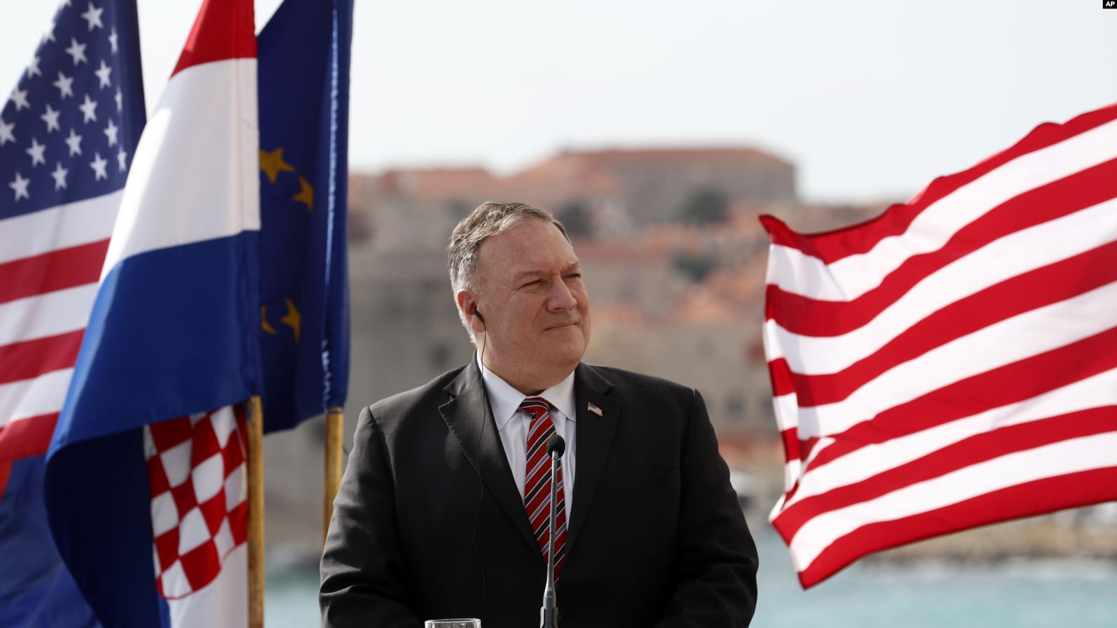 Pompeo: Me paktin Kosovë-Serbi kemi bërë një hap përpara, por ka ende shumë punë
