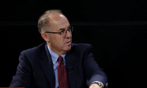 A do të ketë mbyllje totale në Kosovë? Flet mirkobiologu