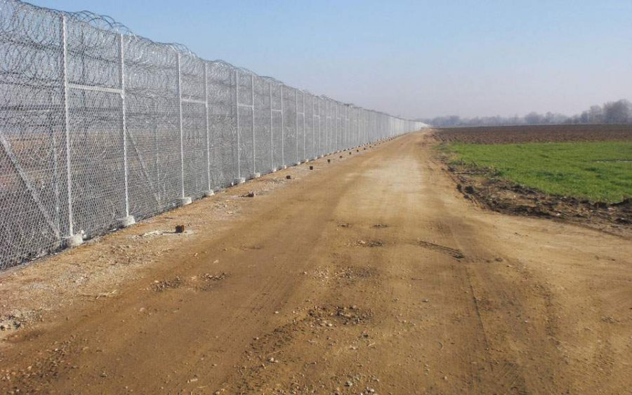 Greqia nis ndërtimin e gardhit kufitar prej 27 km