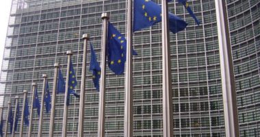 BE arrin marrëveshje për objektivin klimatik: ulje me 90% të emetimeve deri në vitin 2040