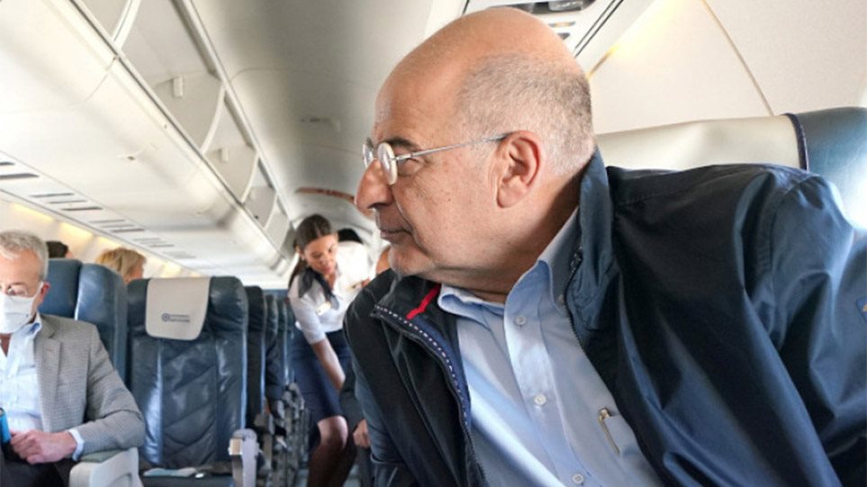 Turqit mbajnë në ajër 20 minuta avionin që transportonte ministrin grek Dendias