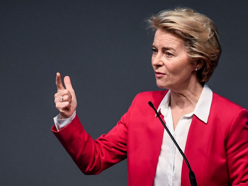 Ursula von der Leyen nxjerr datën: Kur pritet të fillojë furnizimi me vaksina anti-Covid