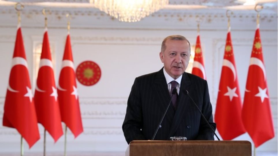 Erdogan sulmon Macron: Përdor Islamin për arsye të brendshme