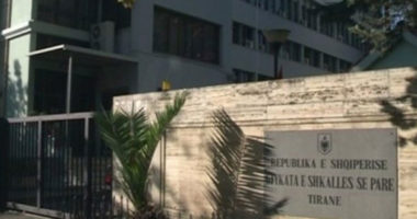 “Dole huq”, Gjykata lë në burg 4 të arrestuarit, mesazhi që implikon 2 vëllezërit në atentat