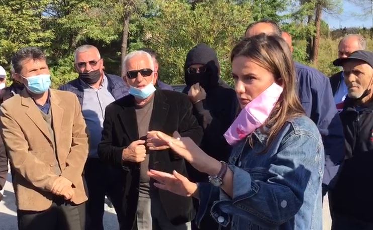 Rudina Hajdari ka “dy fjalë” sekret me naftëtarët: Të ikin mediat