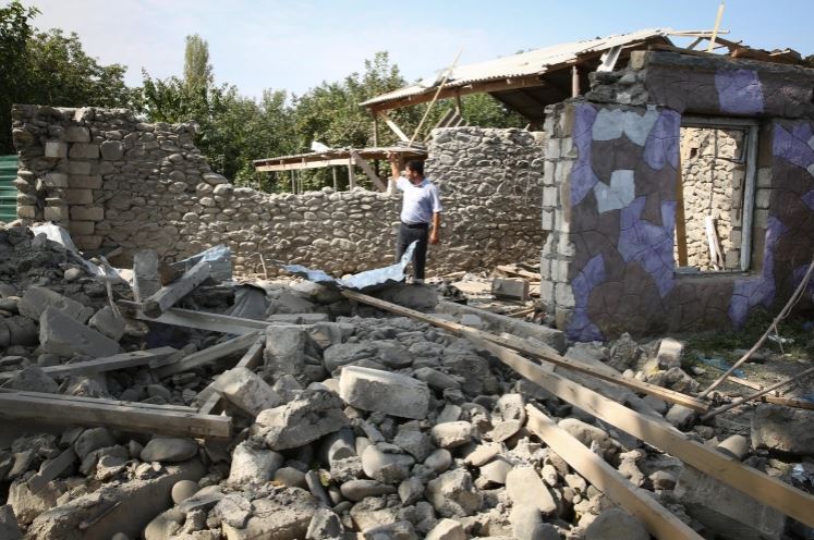 Luftimet në ditën e pestë, Armenia dhe Azerbajxhani refuzojnë thirrjet për armëpushim