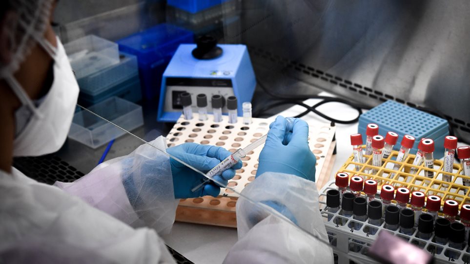 Vdes vullnetari 28-vjeçar që mori pjesë ne testin e vaksinës anti-Covid