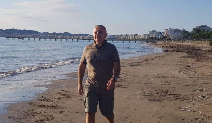 Meta del në foto me Edin: Fort po shndrit ai diell