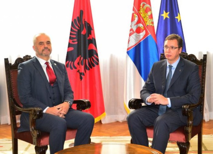 Ministri serb “prish gojën” dhe fyen shqiptarët, kryeministri i kërkon llogari Vuçiçit