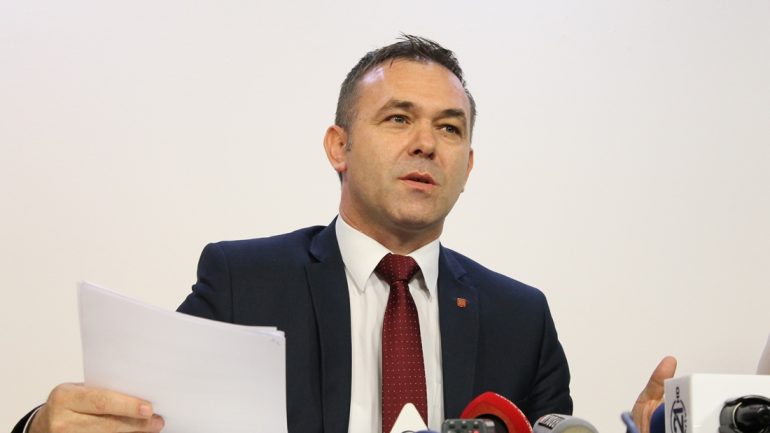 Selimi: Kushtetuta s’është Bibël as Kuran, ta ndryshojmë për bashkim me Shqipërinë