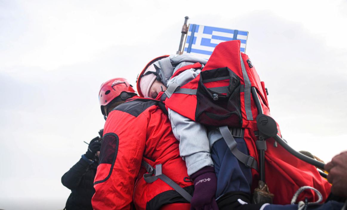 Studentja me aftësi të kufizuara ngjit majën më të lartë të Greqisë