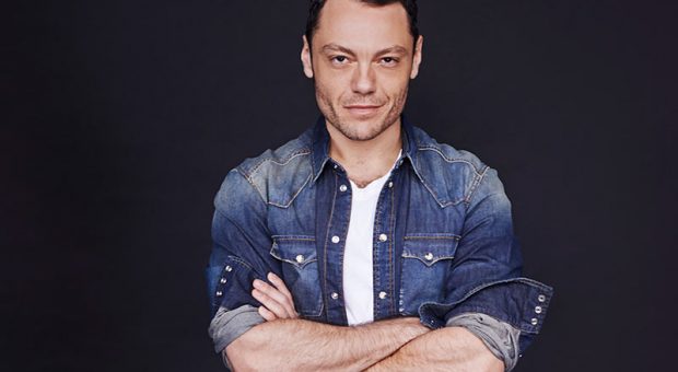 Nga tentativa për vetëvrasje te alkooli, Tiziano Ferro bën rrëfimin e pazakontë: Pse u bëra gay