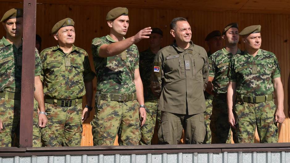 Ministri serb nuk tërhiqet nga fyerja për shqiptarët: Ashtu e quajnë veten