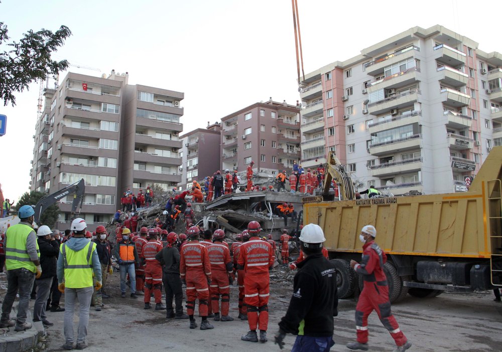 Shkon në 85 numri i viktimave si pasojë e tërmetit në Turqi, vijojnë kërkimet