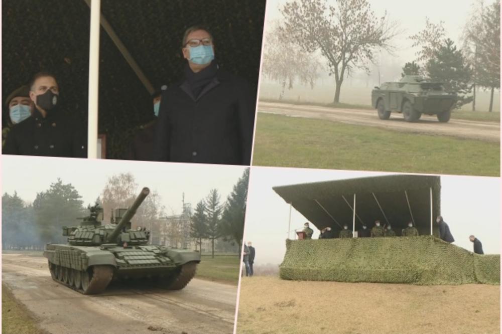 Vuçiç kërcënoi me luftë: Tanket serbe parakalojnë pak kilometra larg Kosovës