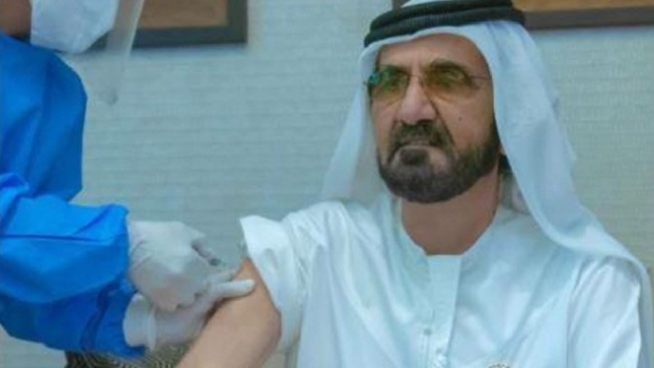 Kryeministri i Emirateve të Bashkuara Arabe bën vaksinën anti Covid
