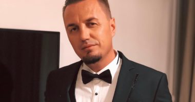 Pas ndarjes nga Afrona Dika, Blero shfaqet duke u puthur me të dashurën e re