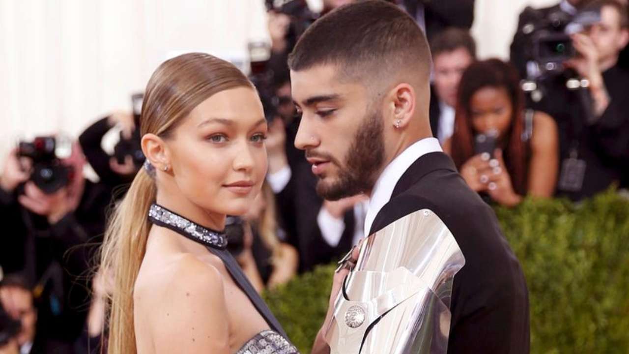 Gigi Hadid dhe Zayn Malik ndajnë foton e parë familjare me vogëlushen në krahë