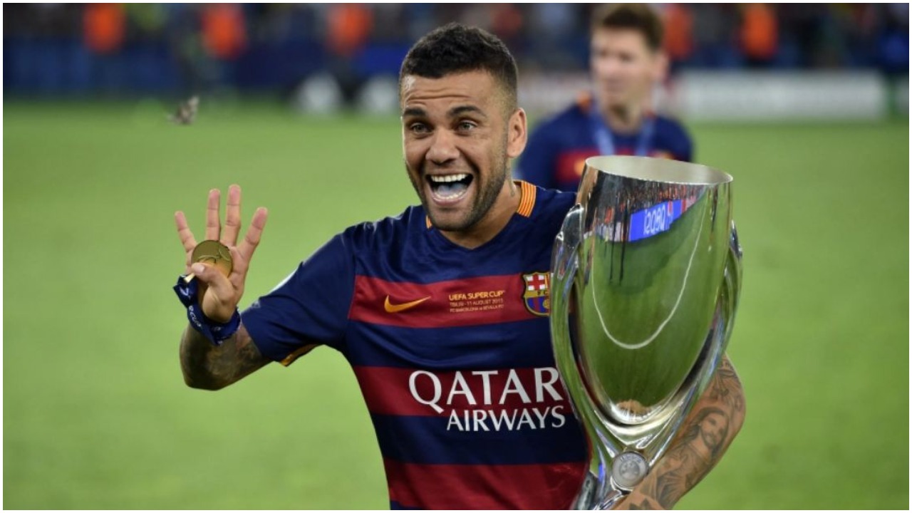 Dani Alves, lojtari me pagën më të ulët te Barcelona