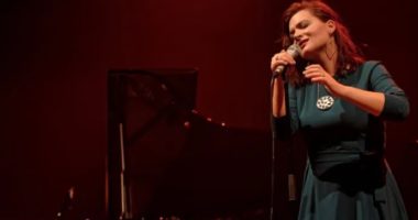 Mediat angleze vlerësojnë albumin e artistes shqiptare Elina Duni, dedikuar emigrantëve