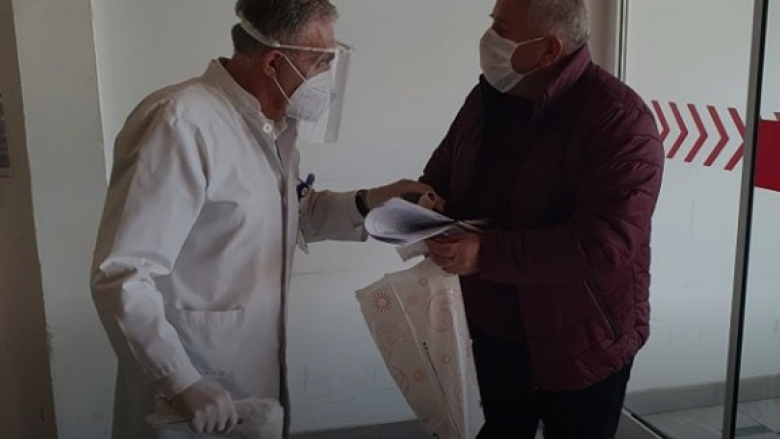 Mungesë e stafit mjekësor në Prilep, kryetari i komunës angazhohet si vullnetar  në Infektiv