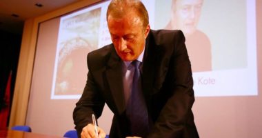 Infektohet me koronavirus prefekti i Gjirokastrës