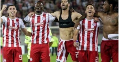 Festë e fshehur në tarracën e hotelit, tre lojtarët e Olympiacos e pësojnë keq