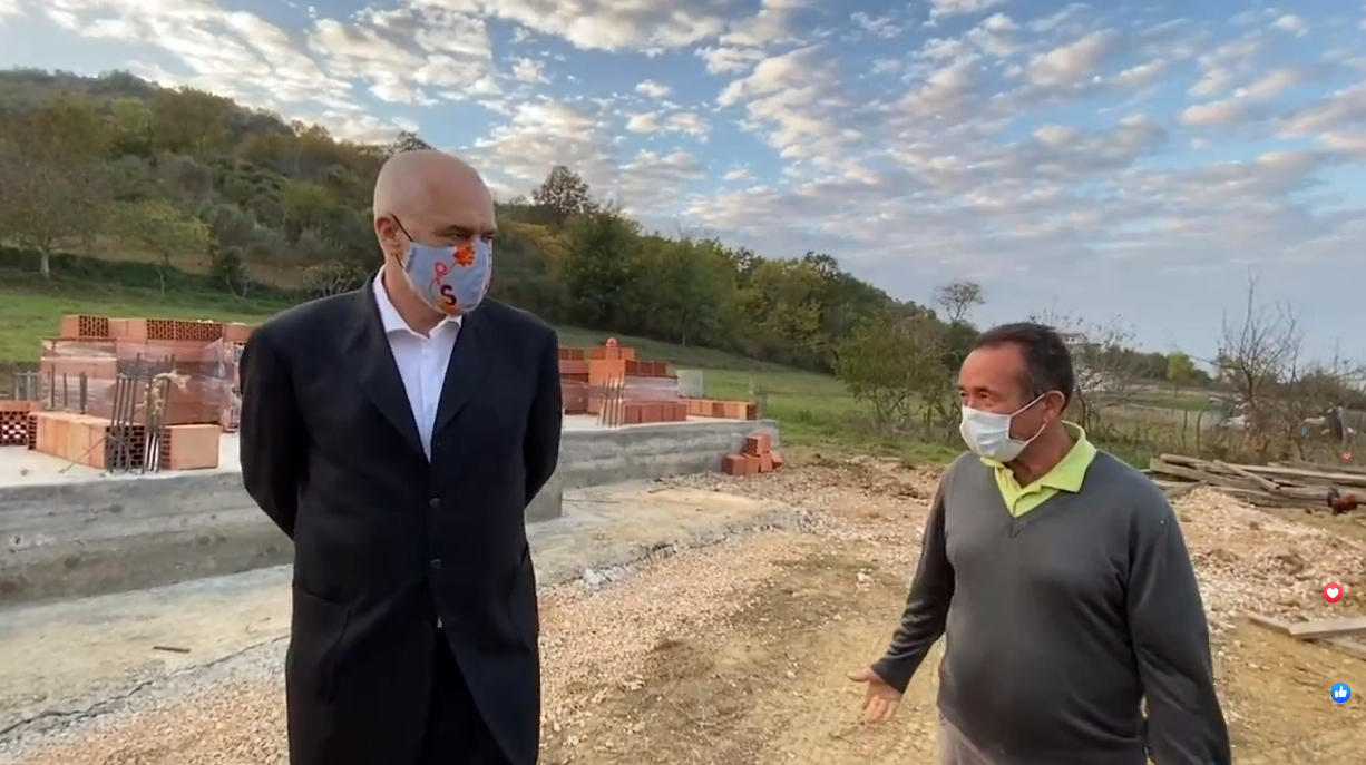 Rama në Ishëm: Në vit të Ri futeni në shtëpi! Ultimatum më të voglit: Pa dhjeta të lëmë në çadër