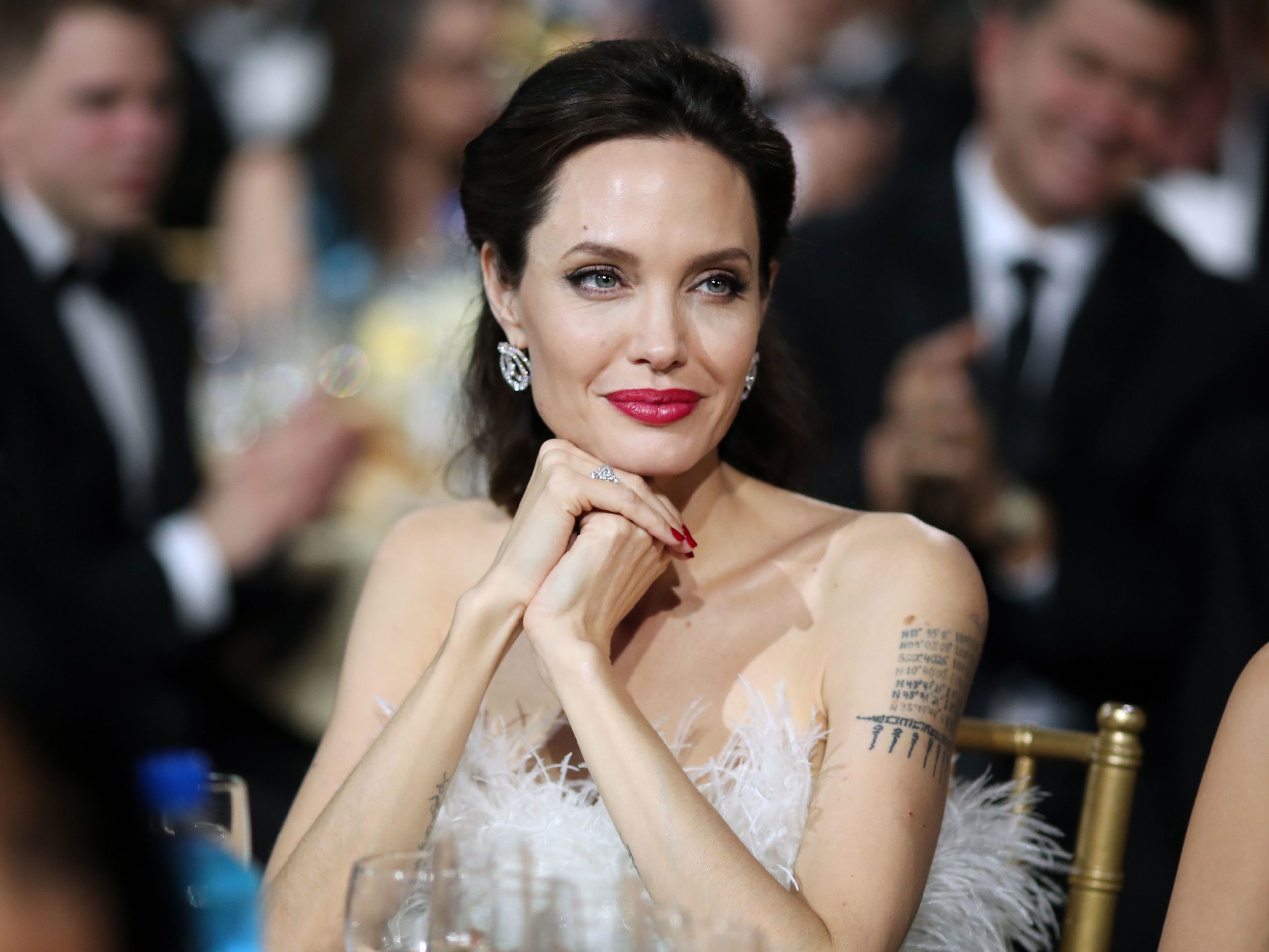 Zbulohet profesioni makabër që Angelina Jolie kishte zgjedhur para se të bëhej e famshme