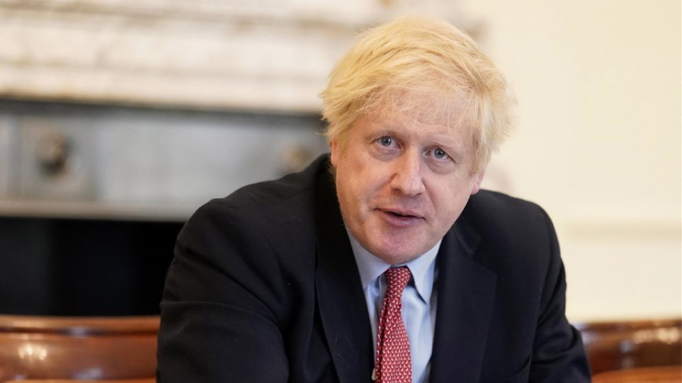 “Ka dritë në fund të tunelit”, Johnson zbulon kur mund të rihapet Britania