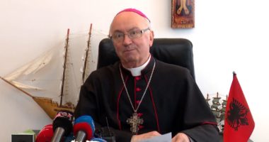 I infektuar me Covid, përmirësohet gjendja e Imzot George Frendos