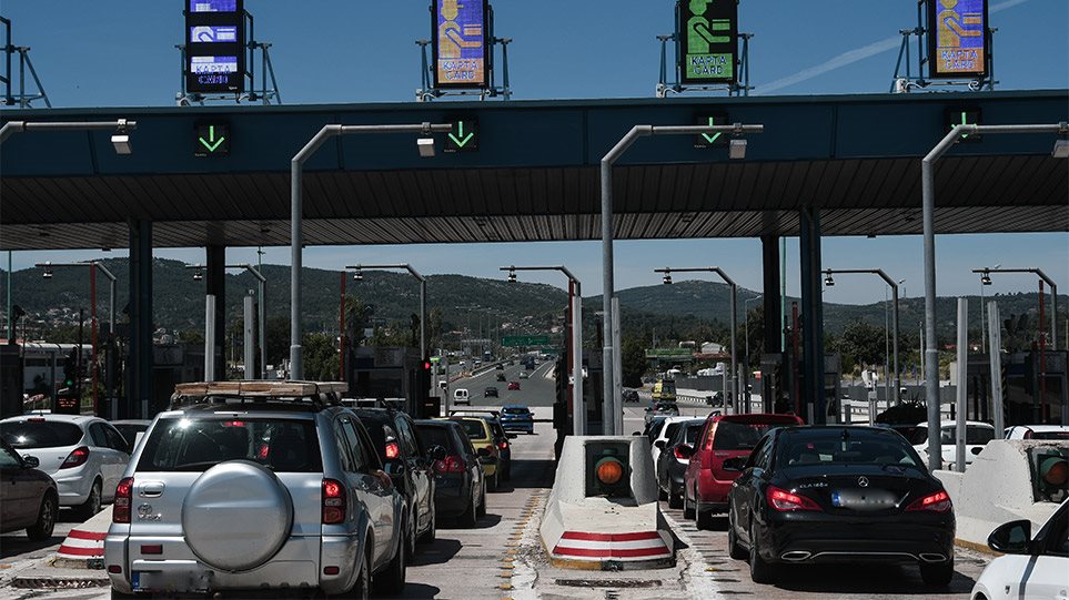 Arratisja e madhe, grekët braktisin Athinën pak orë para mbylljes