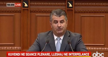 Çfarë ka ndodhur?! Deputeti shkon me pambuk në fytyrë në Kuvend