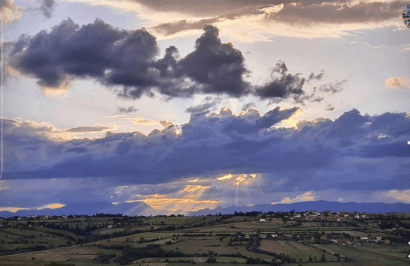 Parashikimi i motit për këtë të diel, si do të ndryshojnë temperaturat gjatë ditës