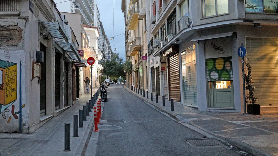 Eksperti grek: Bllokimi nuk duhet hequr para 21 dhjetorit! Krishtlindjet festojini vetëm