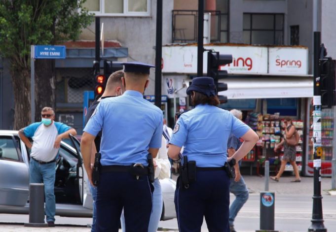 Rikthehet ora policore në disa komuna, masat e reja anti-Covid në Kosovë