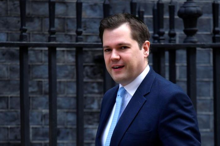 Ministri britanik: Nuk ka arsye për t’u shqetësuar për vaksinën e Oksford