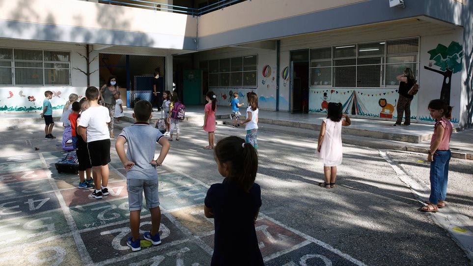 Merret vendimi, mbyllen edhe shkollat fillore në Greqi