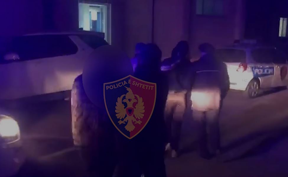 Shpërndanin drogë në qytet, kapen dy të rinj në Korçë