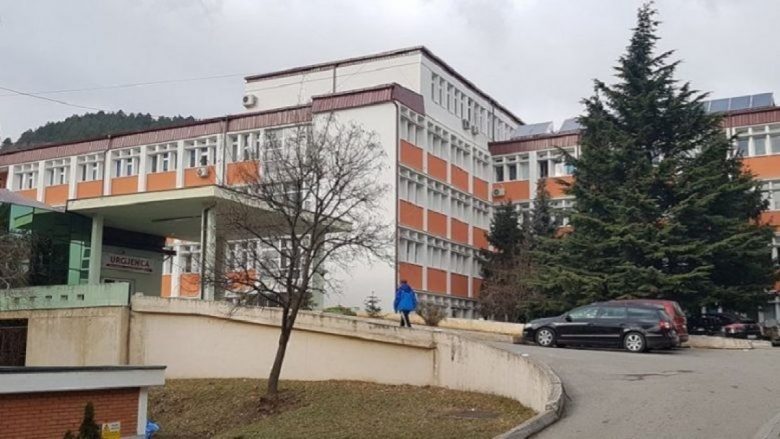 28 mjekë e infermierë në spitalin e Pejës infektohen me COVID-19