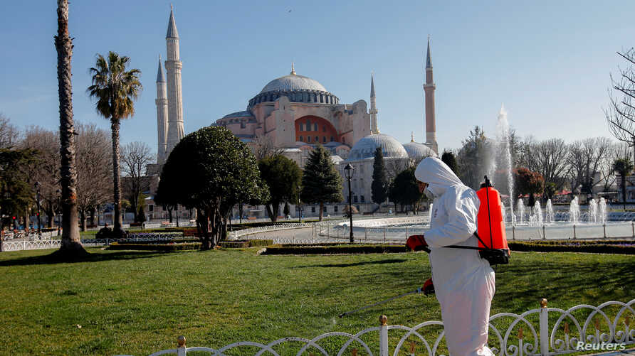 Turqia masa të reja anti-Covid, izolohen të moshuarit në Ankara dhe Stamboll