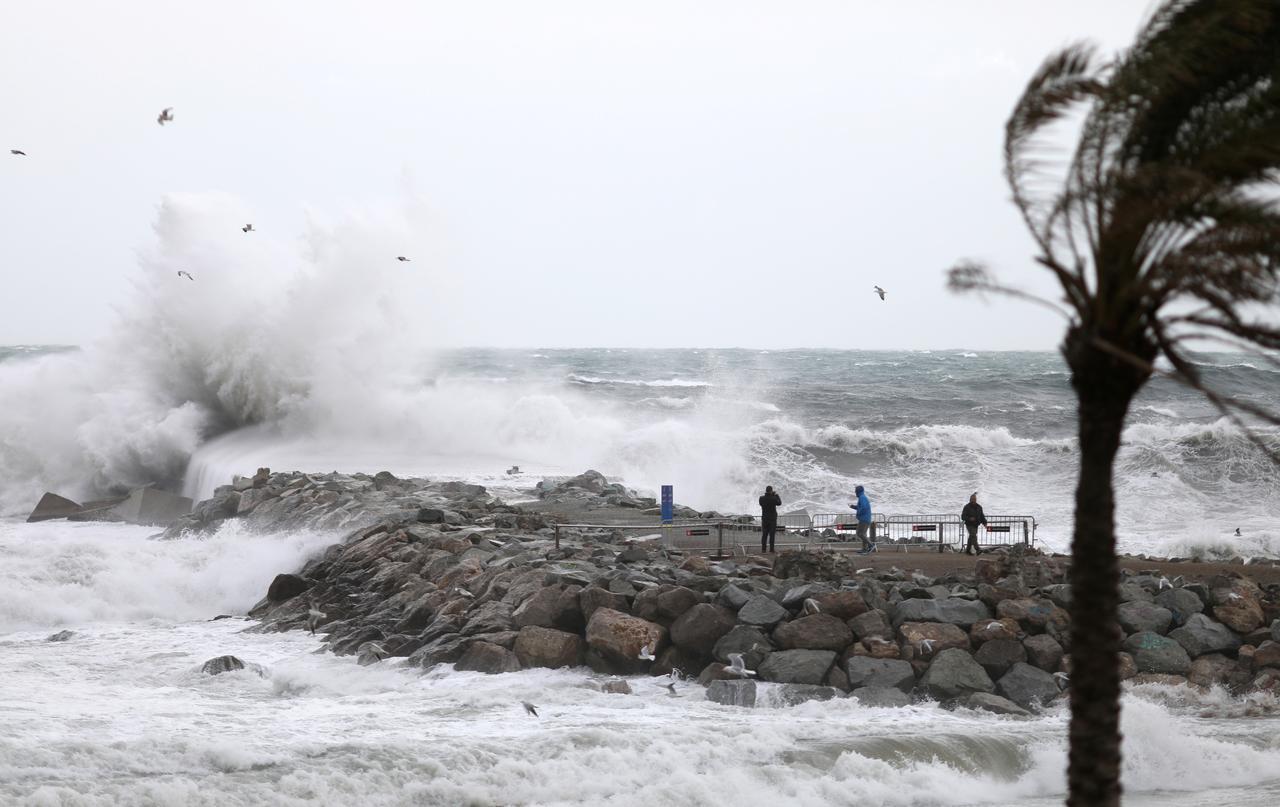 Numër rekord i stuhive këtë vit në Atlantik