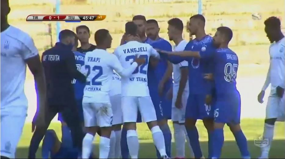 VIDEO/ Tension dhe katër gola, çfarë ndodhi në pjesët e para të Superiores