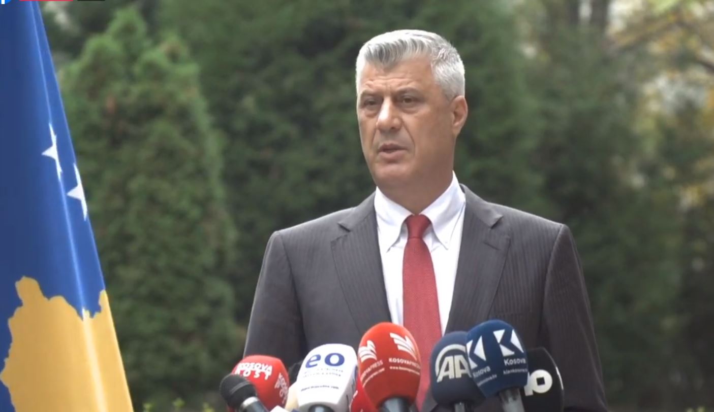 “Reuters”: Thaçi, hero kombëtar i përkrahur nga SHBA-ja, akuzohet për rreth 100 vrasje