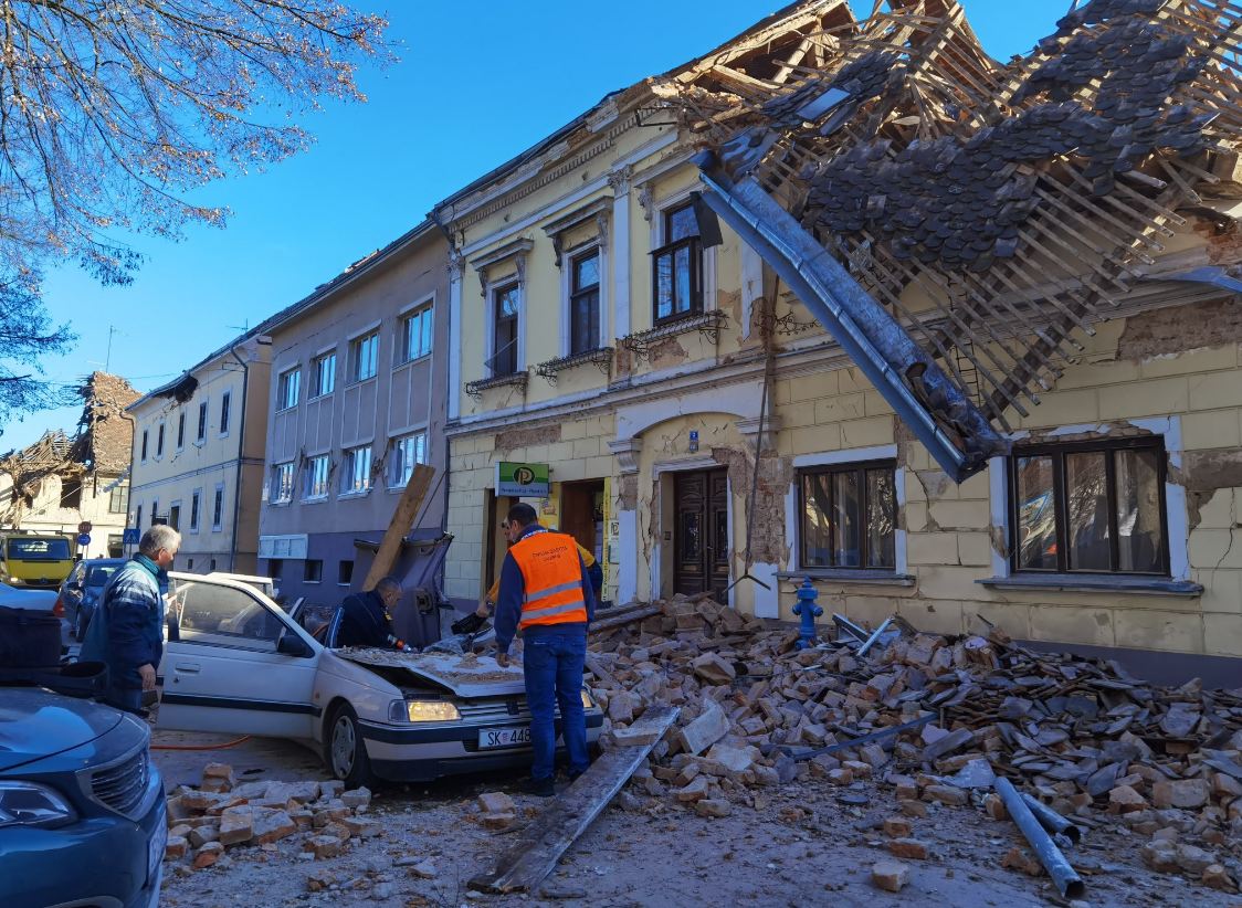 Pamjet, shikoni shkatërrimet në Kroaci nga tërmeti i fuqishëm, disa të lënduar