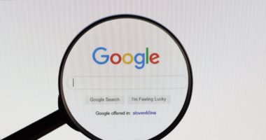 Kujdes! Mos tentoni të kërkoni emrin tuaj në Google