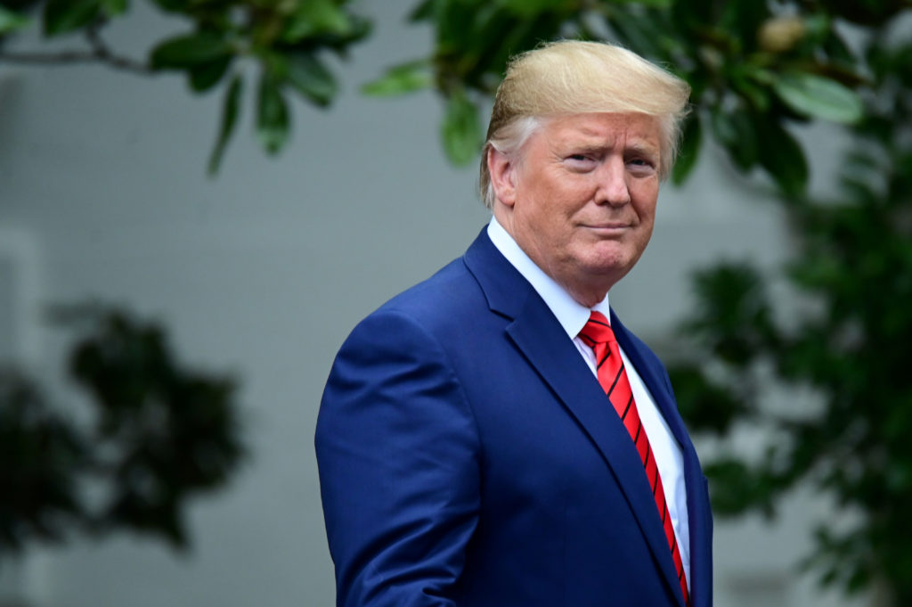 Historia do të përbuzë frikacakët që u trembën nga Trump