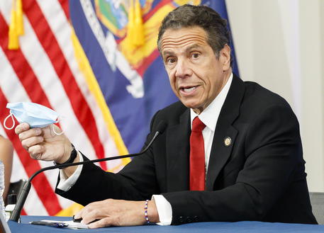 Guvernatori i New York, akuzohet për ngacmime seksuale