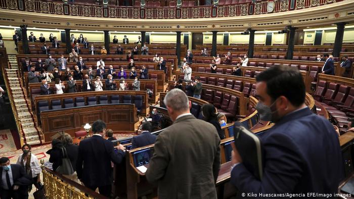 Parlamenti spanjoll miratoi projektligjin që ligjëron eutanazinë