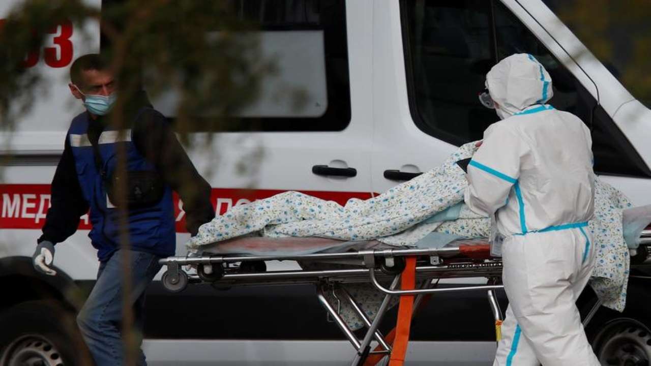 Numri i viktimave nga COVID-19 në Rusi 3 herë më i lartë se shifrat zyrtare